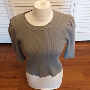 Ribbed Short Sleeve Knit Top in Heather Gray